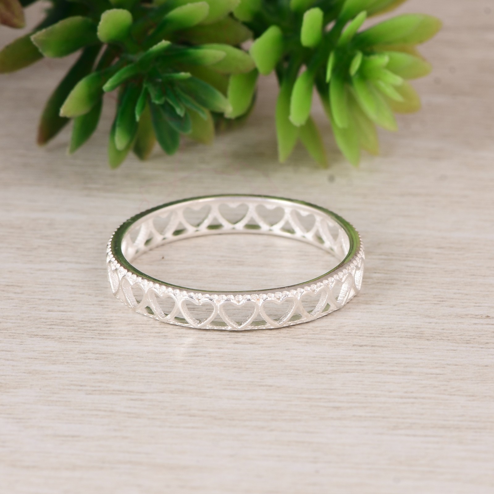 925 Sterling Silver Heart Eternity Ring Cutout Band Womens Wedding Promise