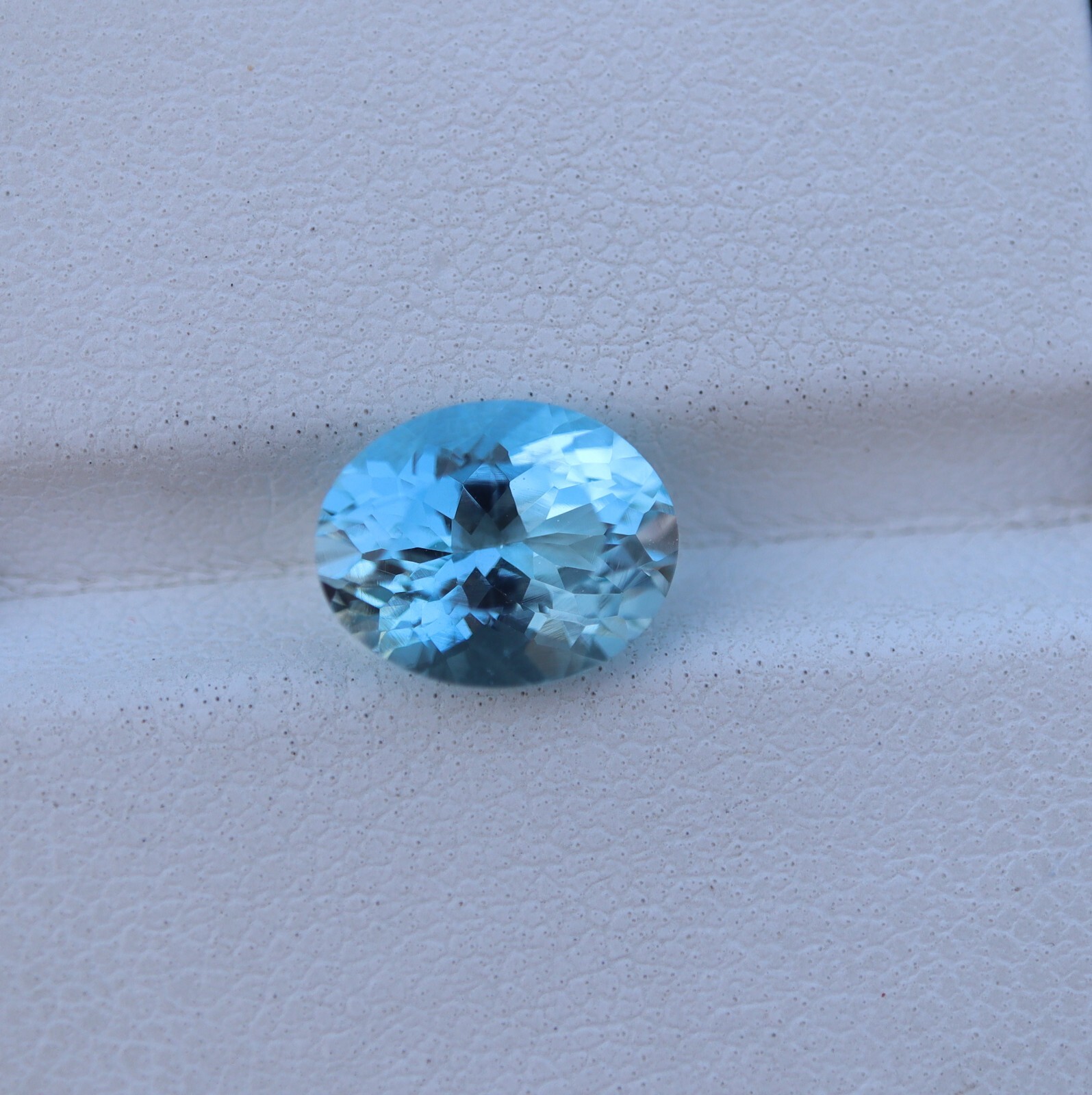 2.23 Cts 9.5×7.6 MM Natural AAA Blue Aquamarine Oval Cut Gemstone