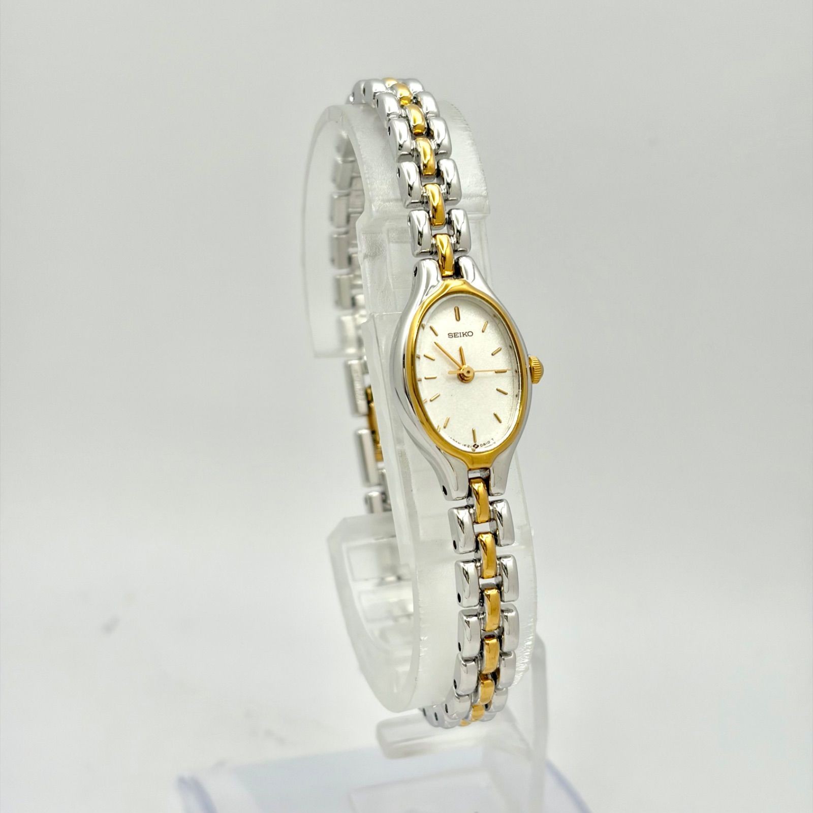 Good Condition New Battery SEIKO Ladies Wristwatch Oval 1F21 5A00 270098