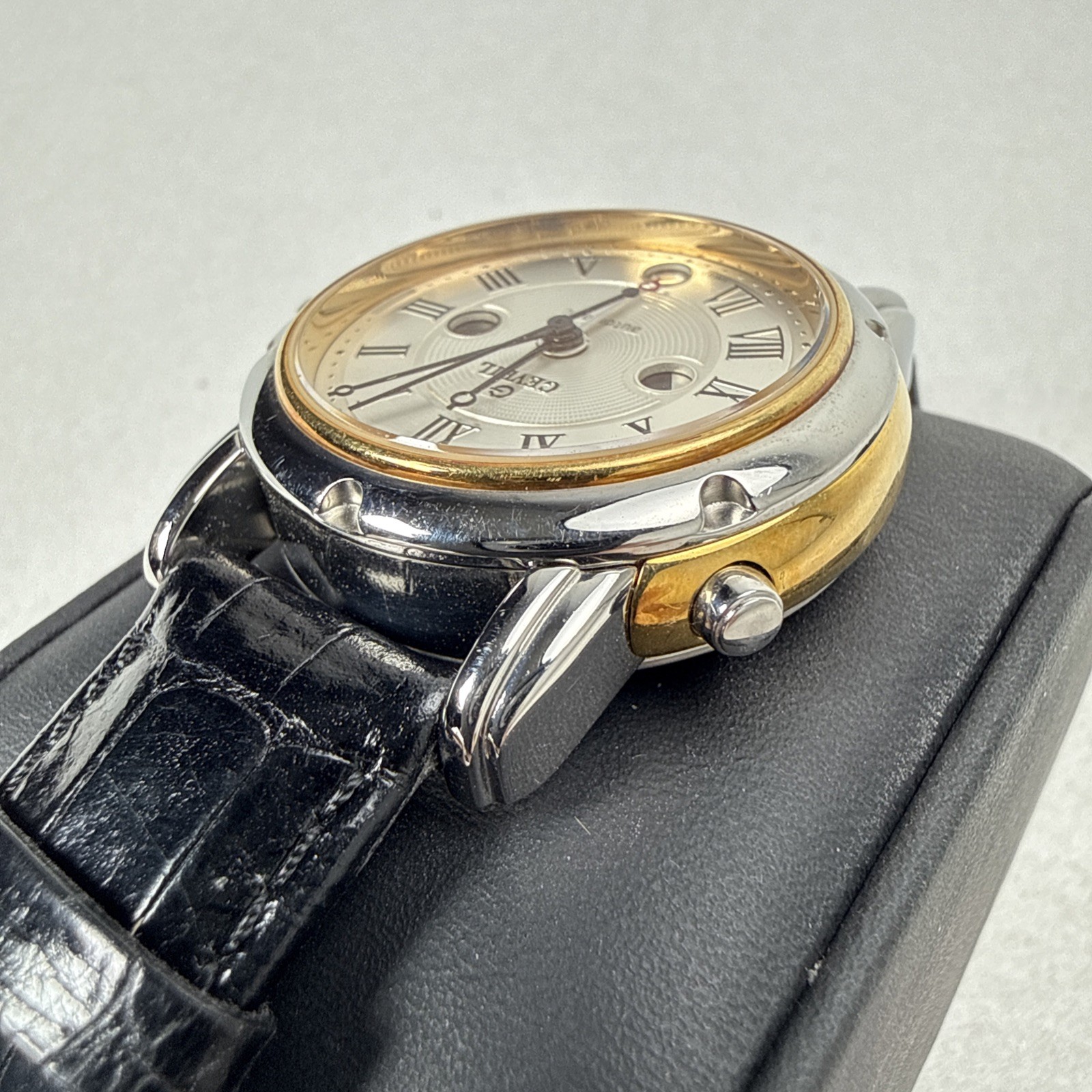 Gevril 15 Degrees B0110 Dual Time Day Night 18K Gold Bezel Swiss Auto Watch READ