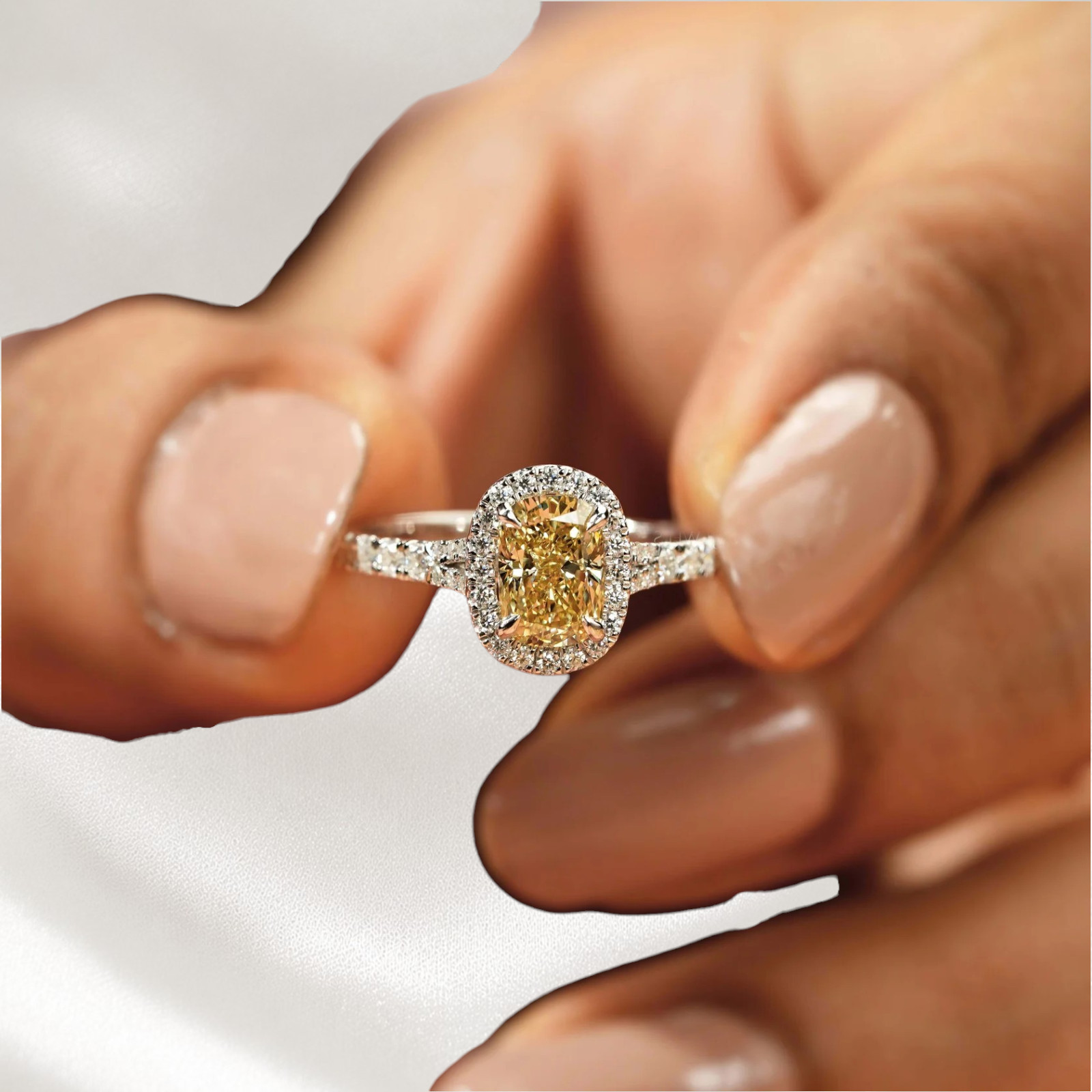 950 Platinum Lab Grown 2.00 Ct Cushion Cut Fancy Intense Yellow Diamond Ring IGI