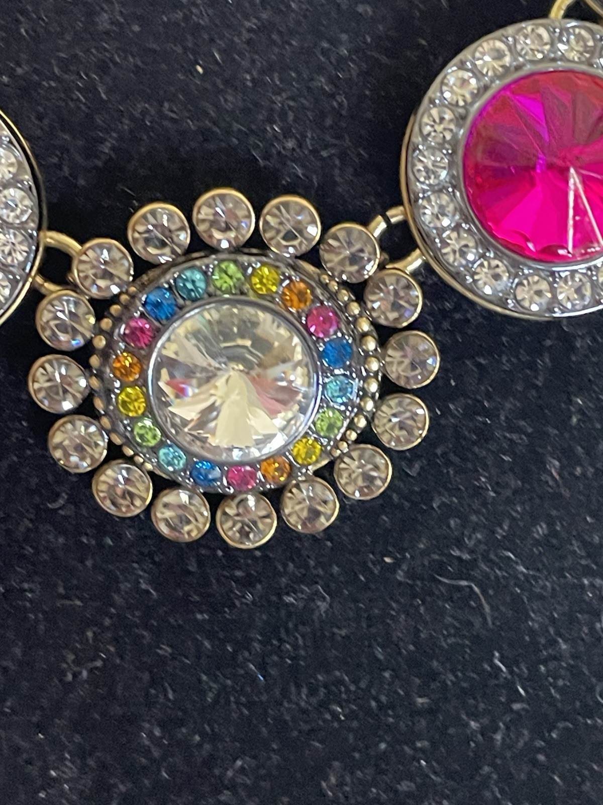 KURT GEIGER LONDON GOLD TONE OCTAVIA NECKLACE IN MULTI 16”+2”