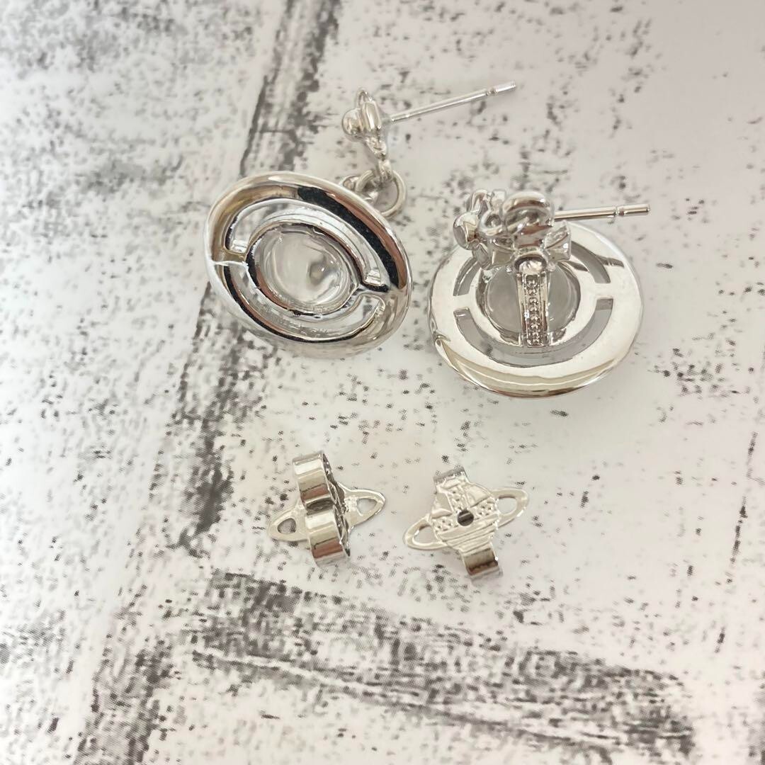 Petite Orb Earrings Silver 2.5cmx1.4cm with drawstring