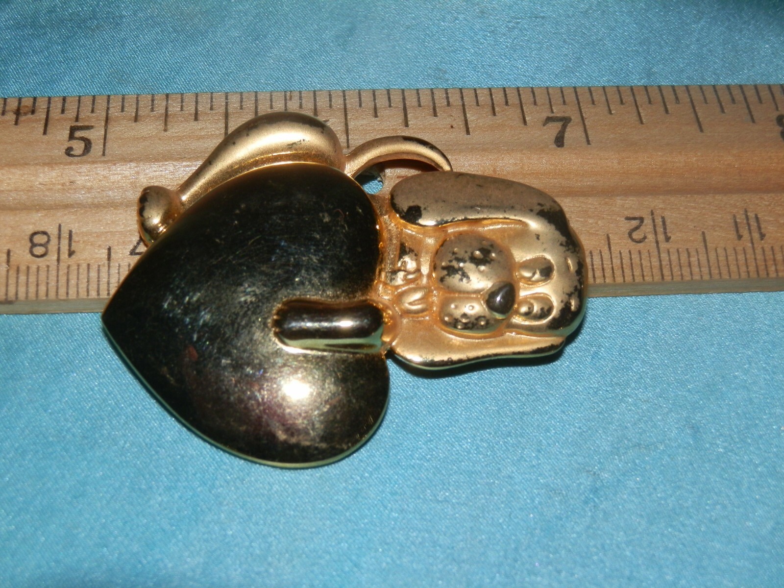 Vintage Jonette JJ Shiny Gold tone Puppy Dog w/one leg holding Heart Brooch Pin