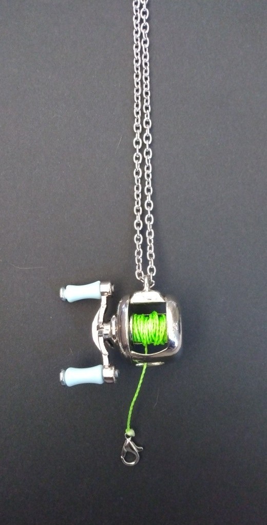 Wonderful Gift Rotating Handle Fishing Reel Necklace Measurement In Pics