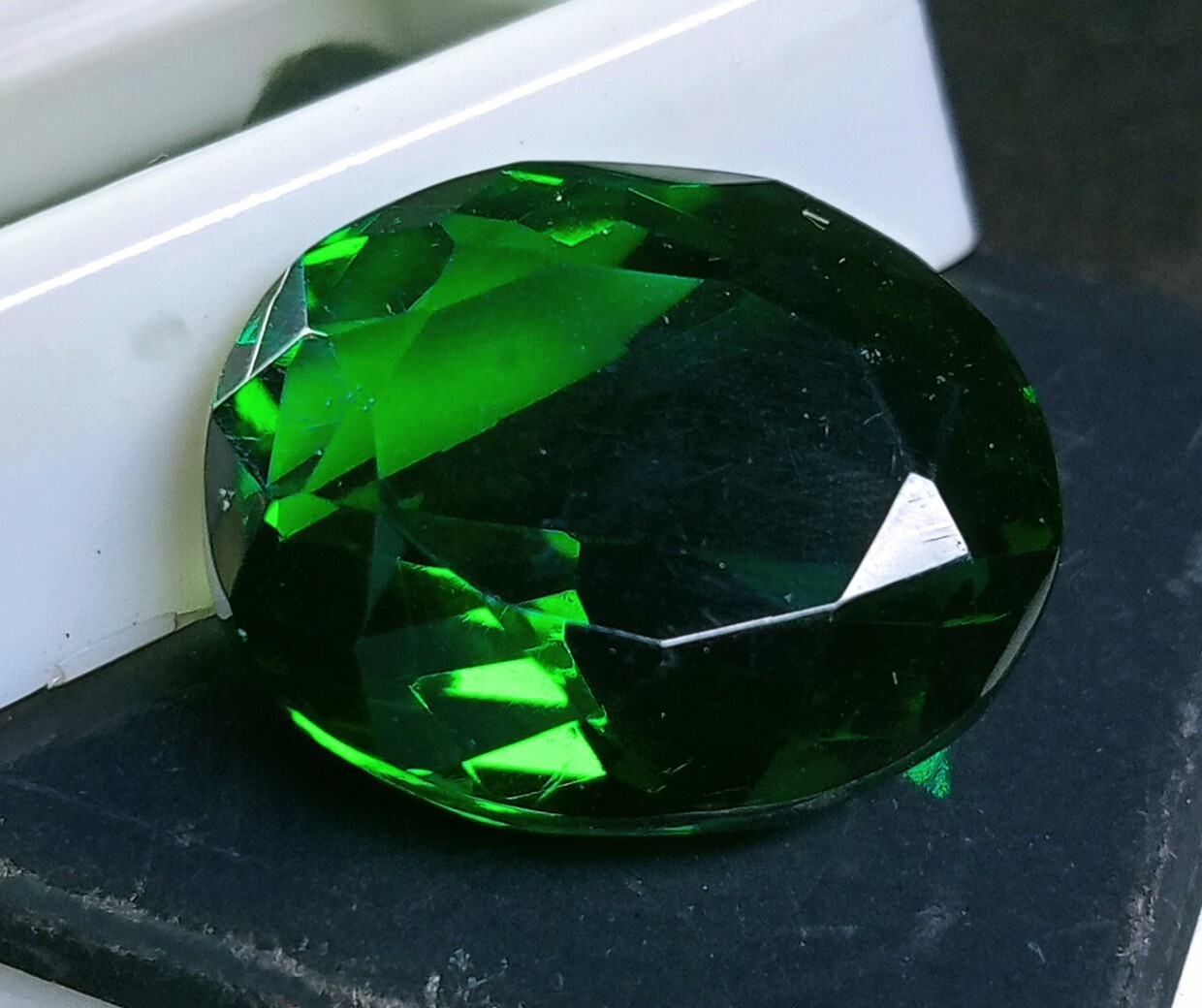 Superb 14.25 Ct Tourmaline Excellent Green Color Oval Shape Loose Gemstone AAA