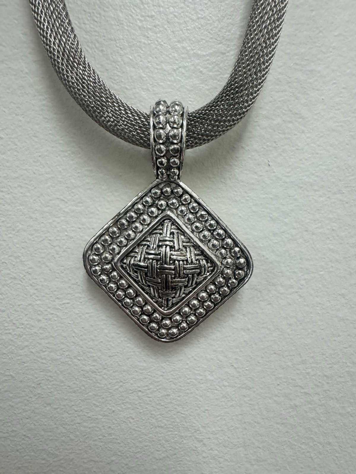 VintageSilverTone Mesh Necklace Diamond Basket Weave Pendant Magnetic Clasp