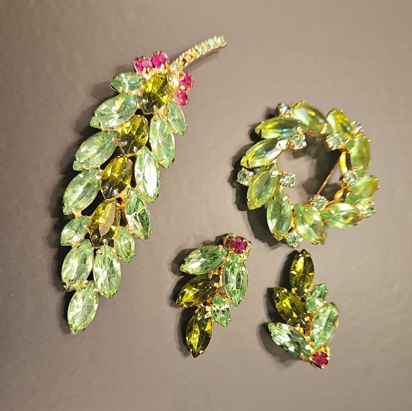 Vintage MidCentury Parure: Leaf/Wreath Brooches, Matching Earrings Juliana Style