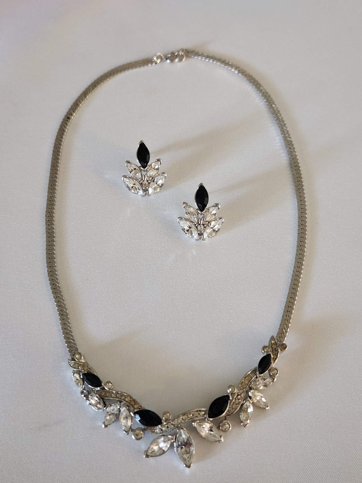 ​Vintage TRIFARI Silver Tone Black Clear Rhinestone Necklace Earrings Set 1970s