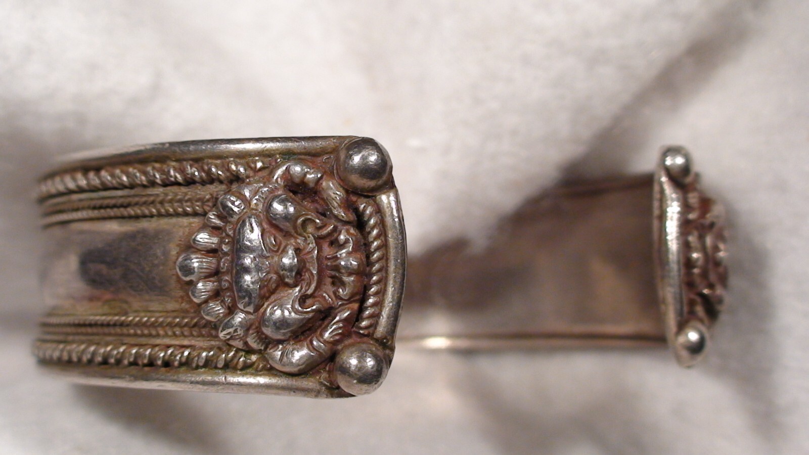 Vintage INDIA BANGLE BRACELET .925 SILVER WITH LAPIS STONE BUY IT NOW!