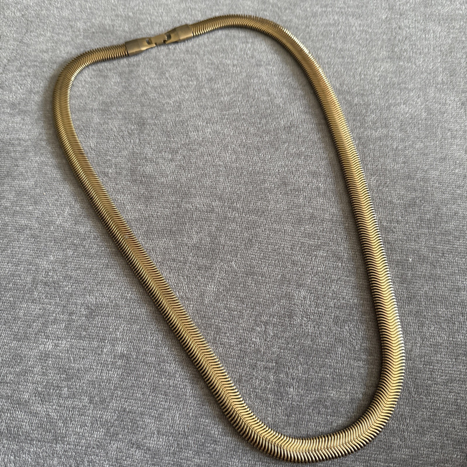 VTG Gold Tone Flat Snake Herringbone Chain Lonh Statement Necklace Chunky 80s