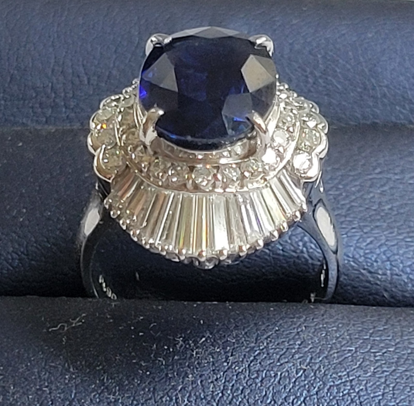 GORGEOUS ESTATE 4.90 CT OVAL CUT SAPPHIRE 1.47 CT DIAMONDS P900 RING SZ 6 – FS