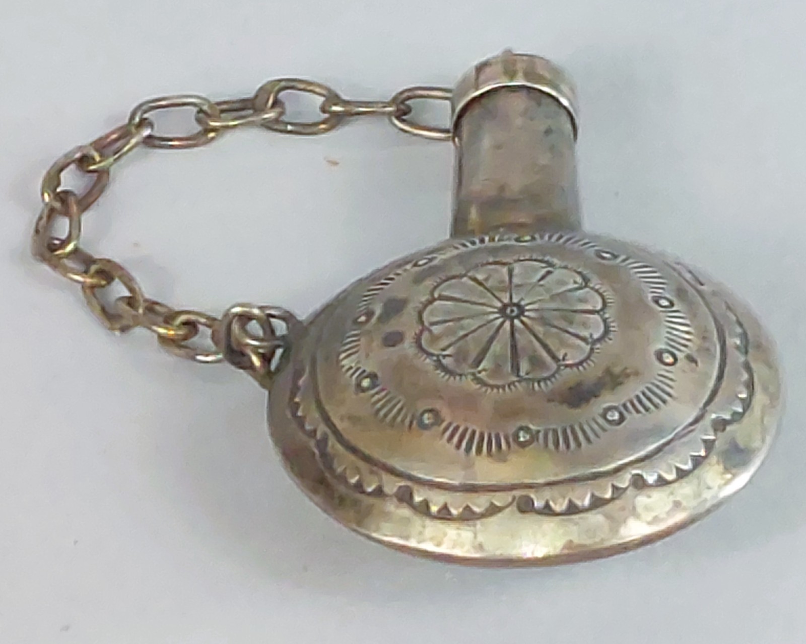 Vintage Navajo STERLING SILVER NAVAJO CANTEEN flask tobacco -2.5/8″ Tall