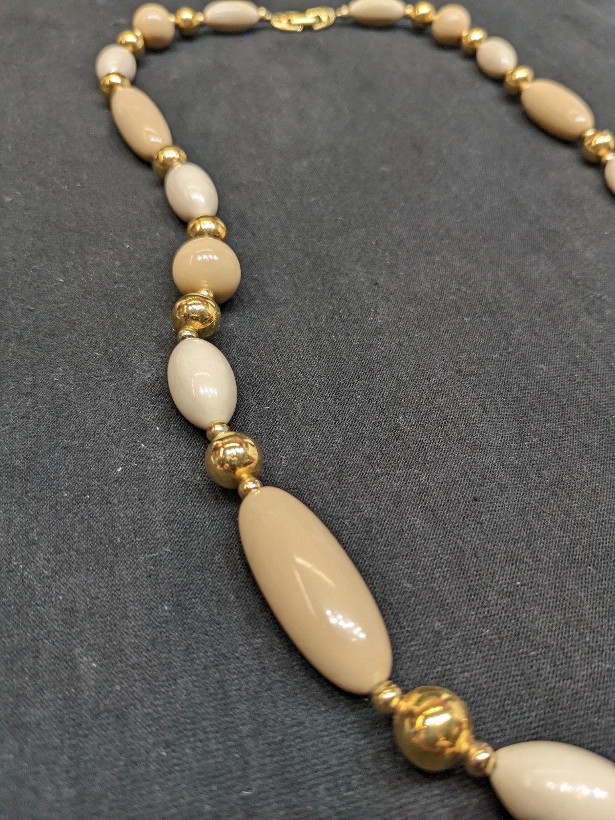 Vintage Napier Cream Beige Plastic Bead Necklace Gold Tone Signed 1970s Retro