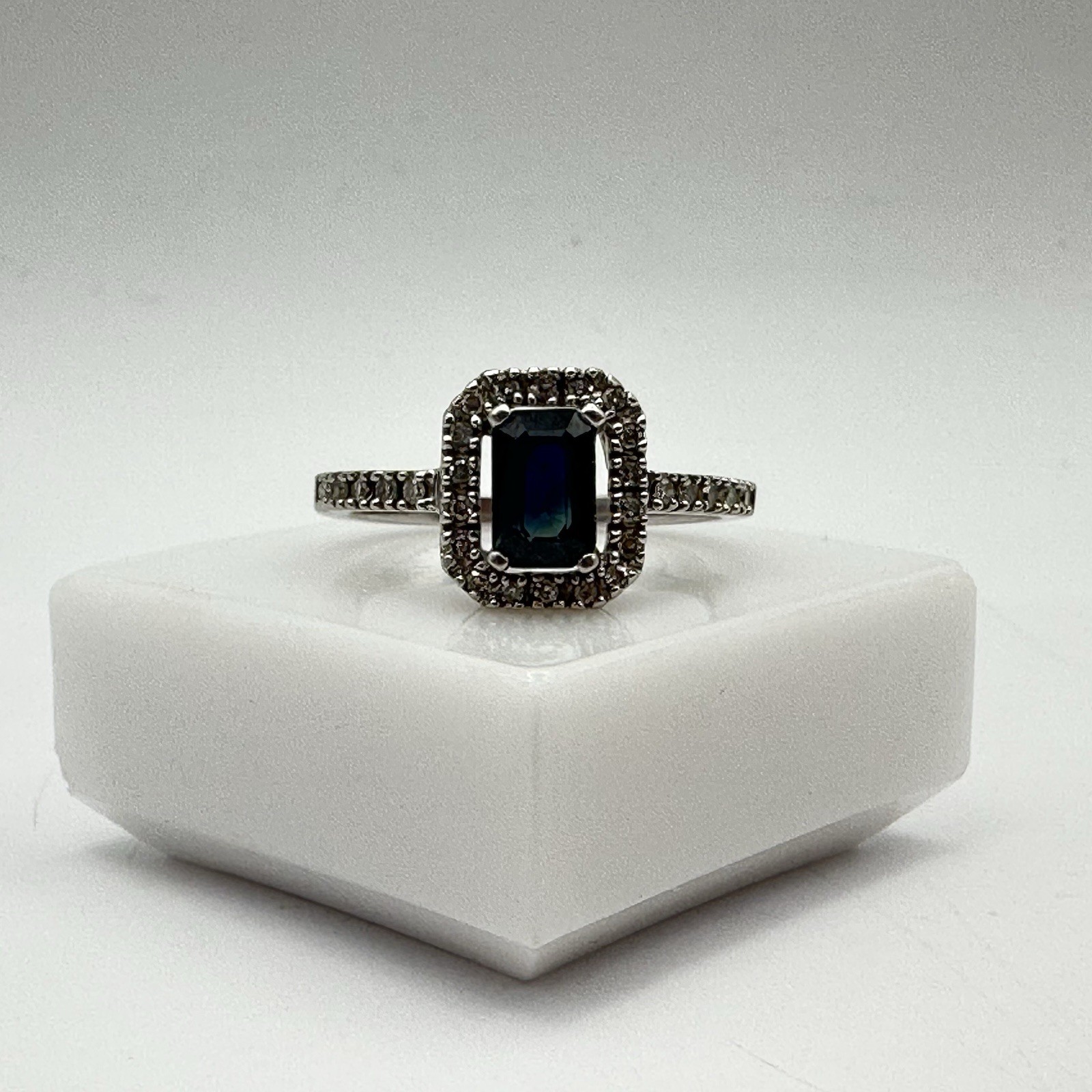 Masterpiece Diamonds P * M 14k White Gold Alexandrite Diamond Halo Ring Size 5.5
