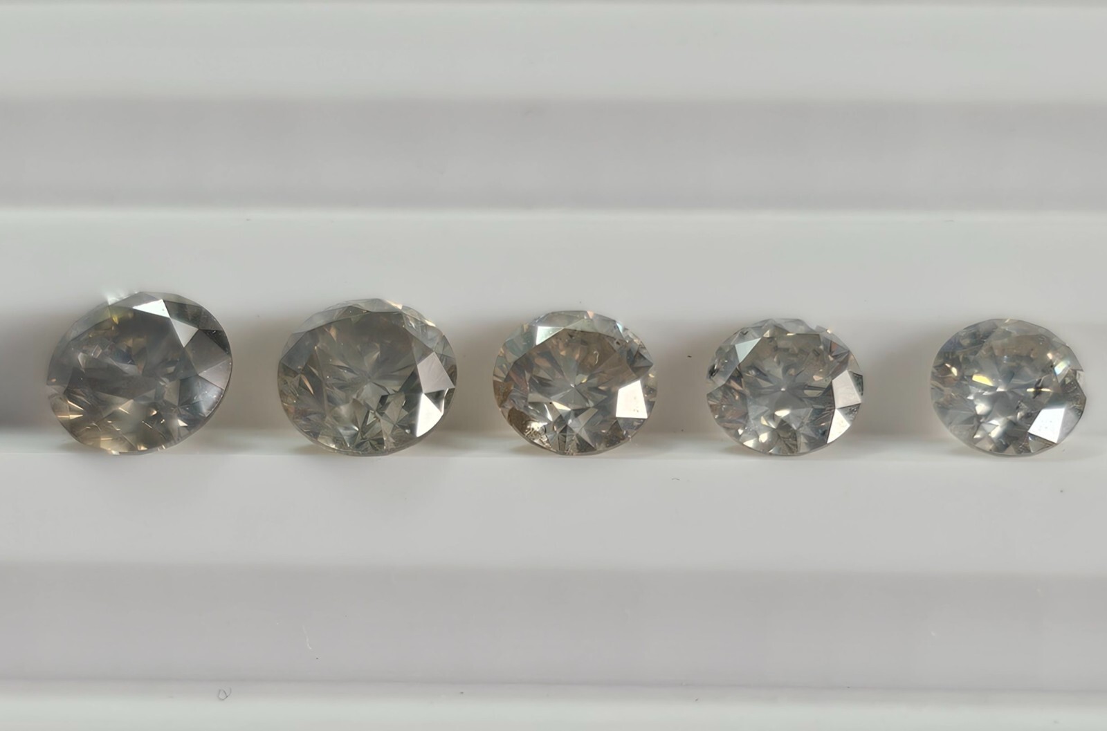 5pcs (size in description) Natural Round Light Greyish Brilliant cut Round fancy