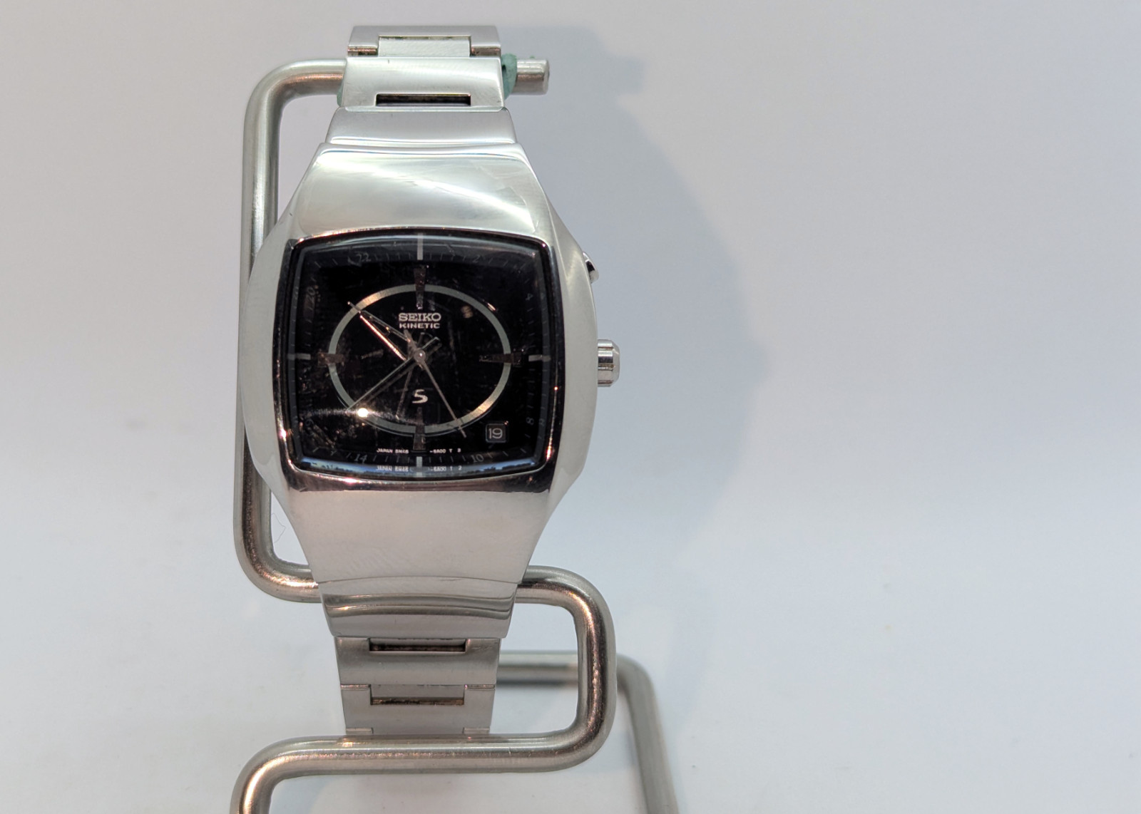 Seiko Kinetic 5M45 R-SUS GMT Black Dial Integrated Bracelet | New Capacitor