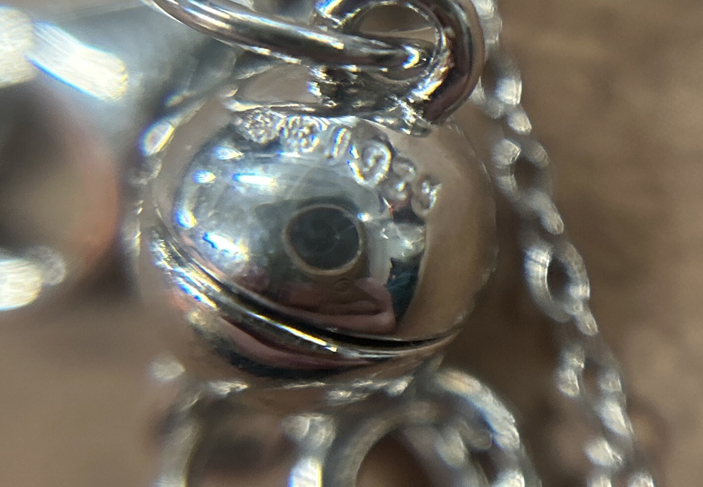 FZN 925 Sterling Silver Necklace Cylinder Of CZ Diamonds And Magnetic Clasp