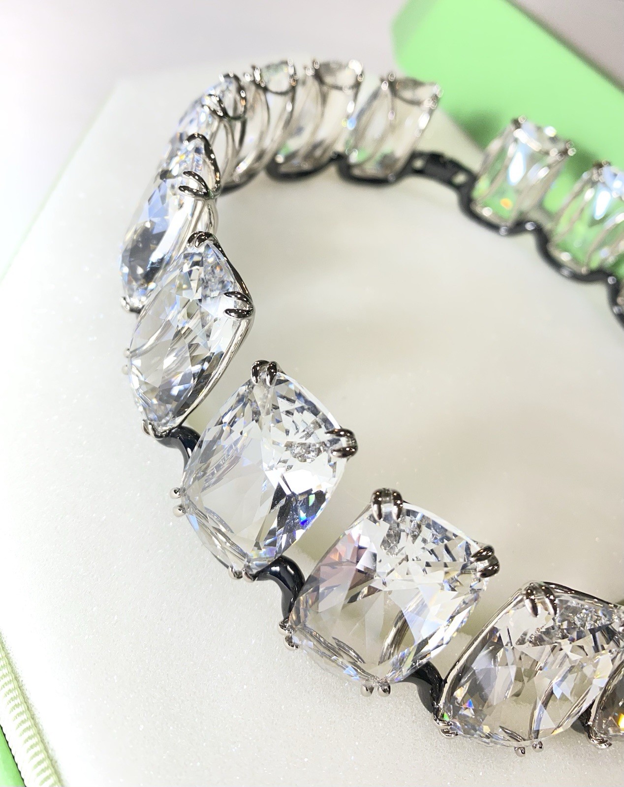 Swarovski Amazing necklace! Brand New!