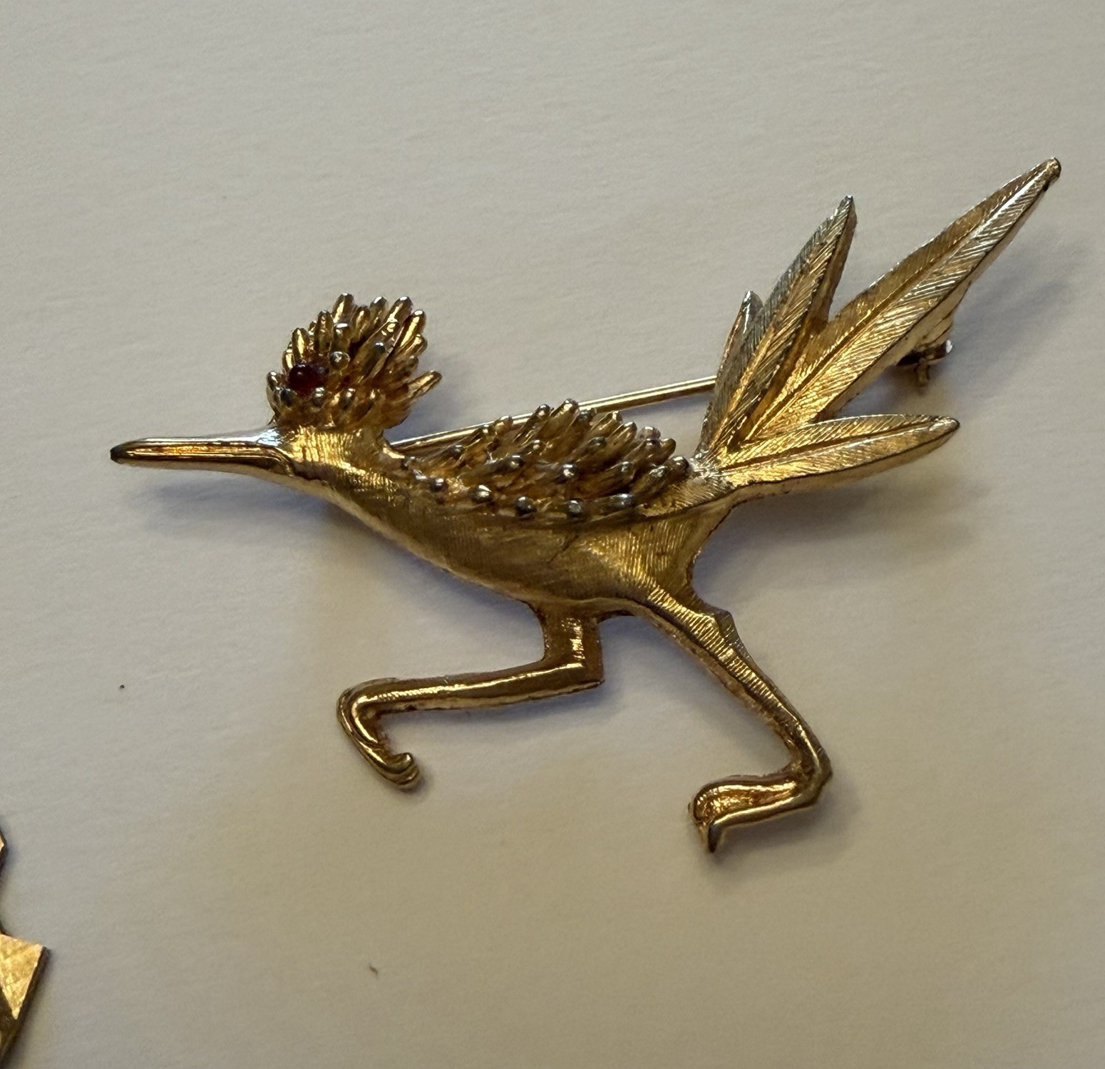 Boucher Signed Gold Tone Roadrunner Bird Brooch Pin Red Round Rhinestone Eye