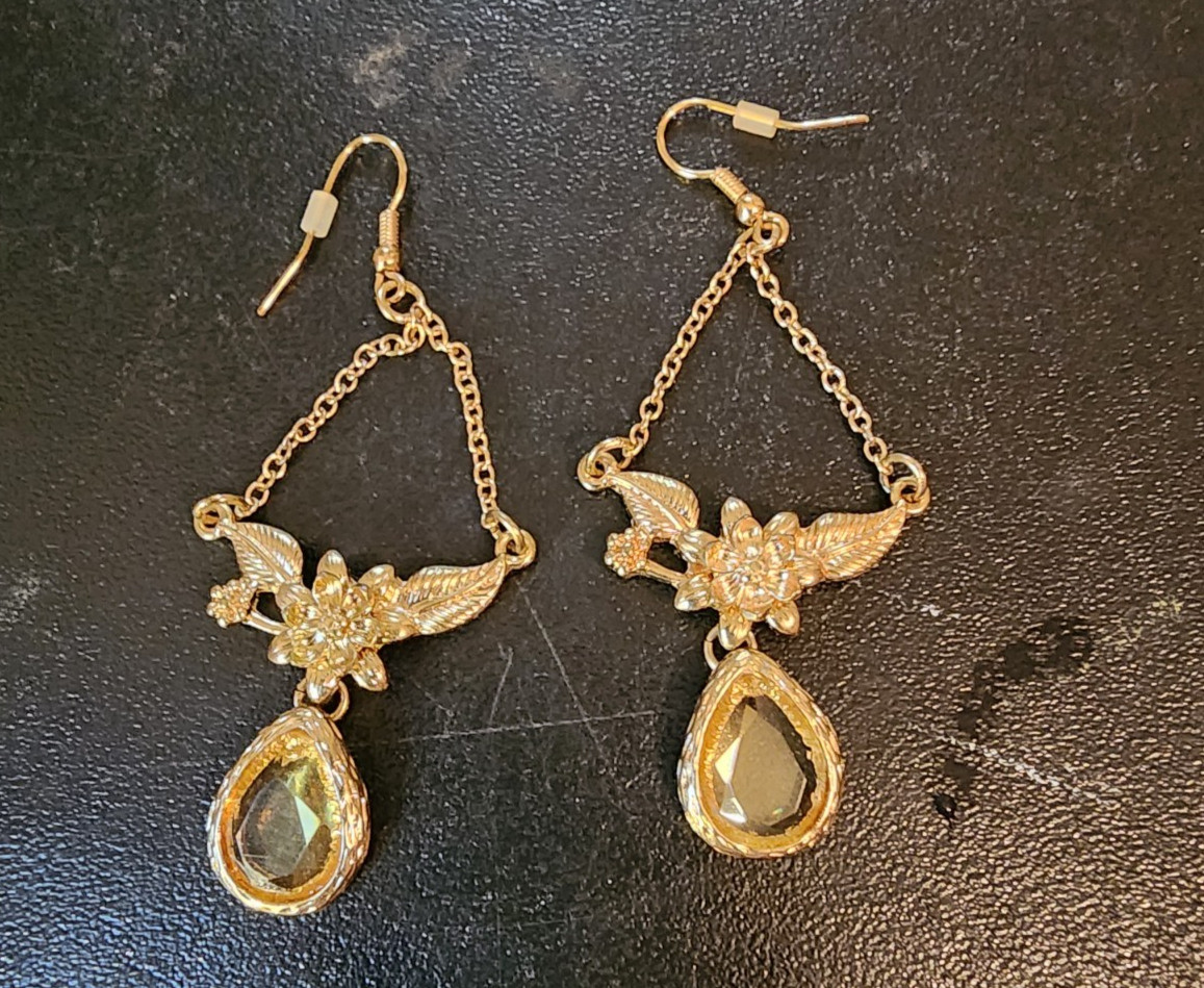 VICTORIAN-CHANDELIER STYLE GOLD-CITRINE CZ EARRINGS