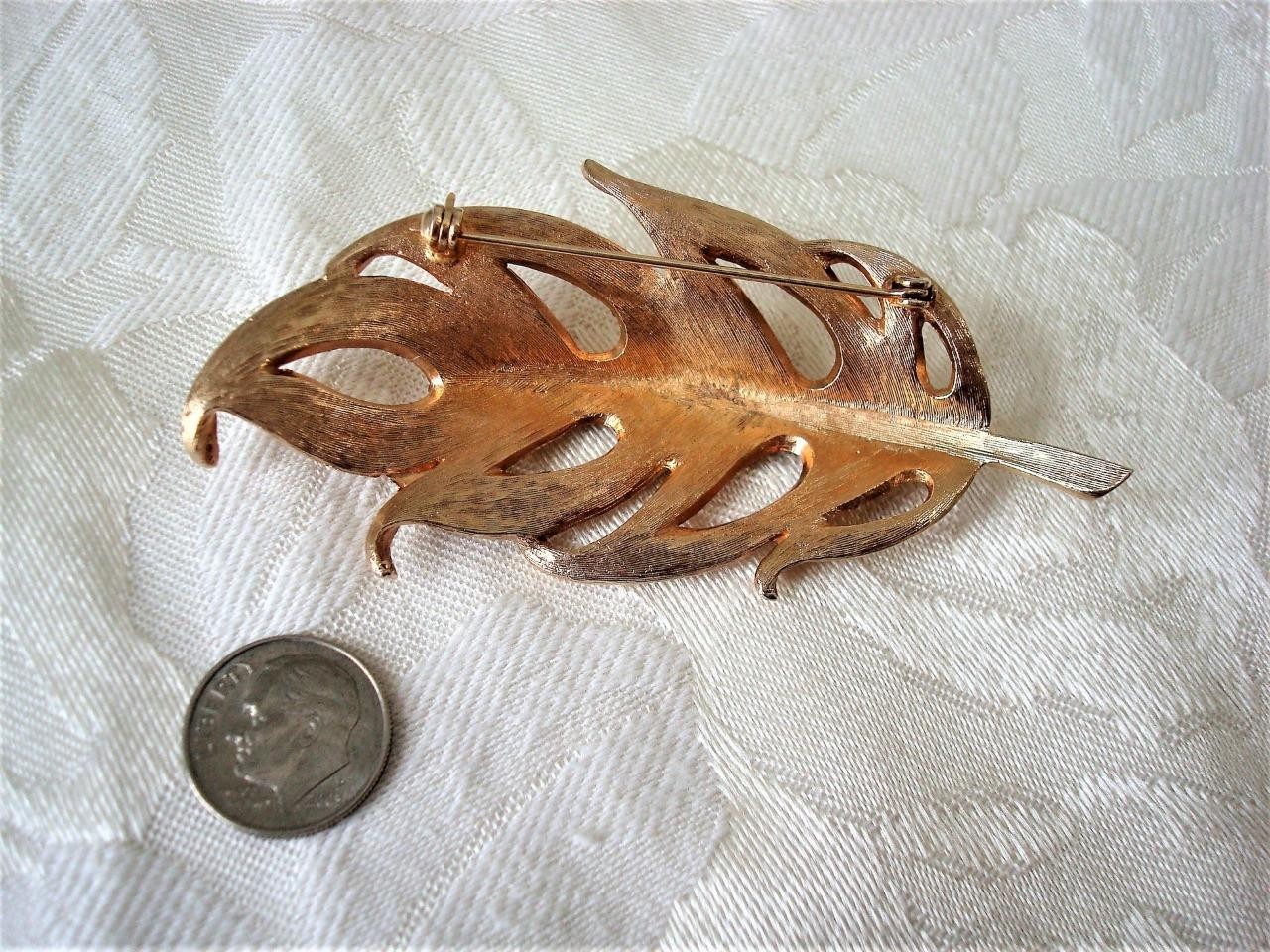 Large Vintage Textured Gold Tone Leaf Pin Brooch 1 5/8 x 3 3/8 In. KJ