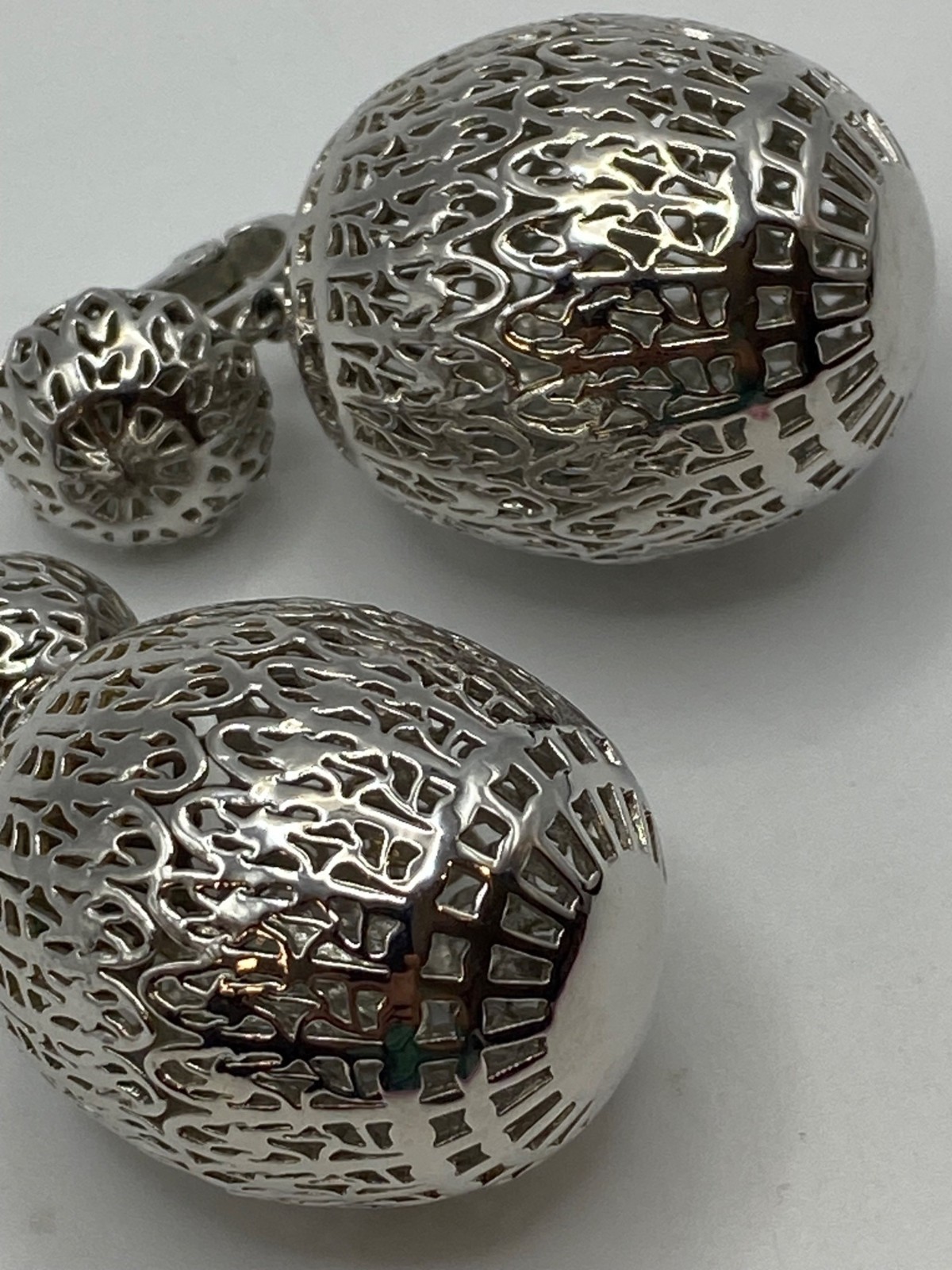 Trifari Mandalay Taj Mahal Lantern Clip-On Earrings Vintage Silver-Tone Filigree