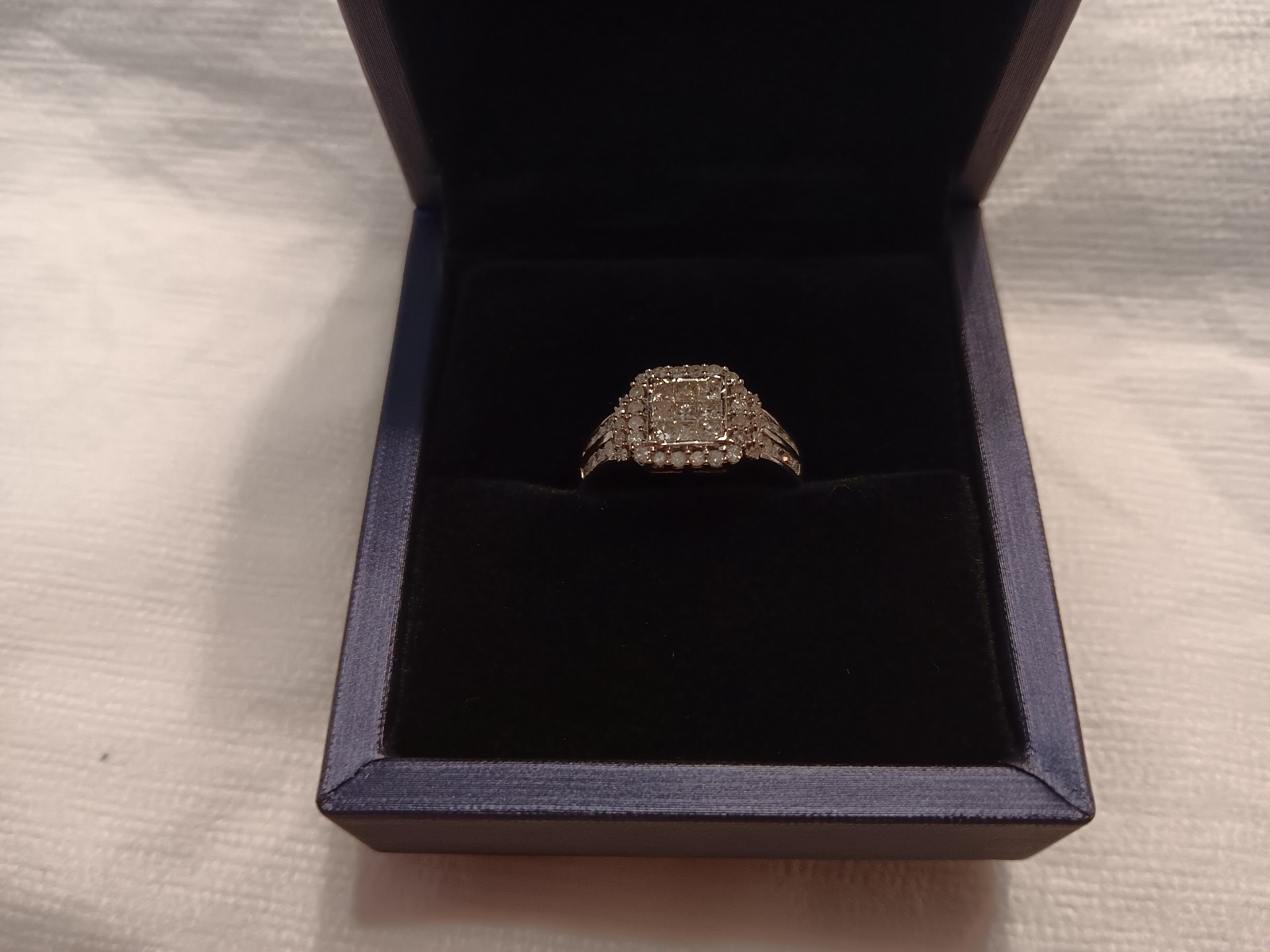 SGL Certified 10K White Gold Natural 1.00 ctw Diamond Ring