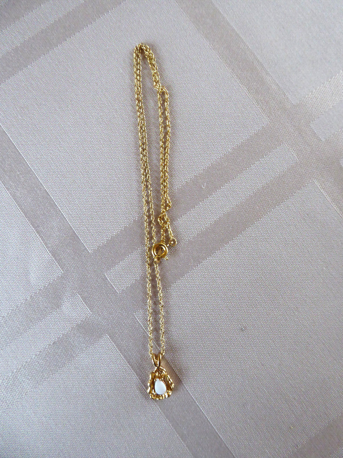 WOMEN’S GOLD NUGGET WITH TEAR DROP WHITE STONE CHAIN NECKLACE 17-1/2″