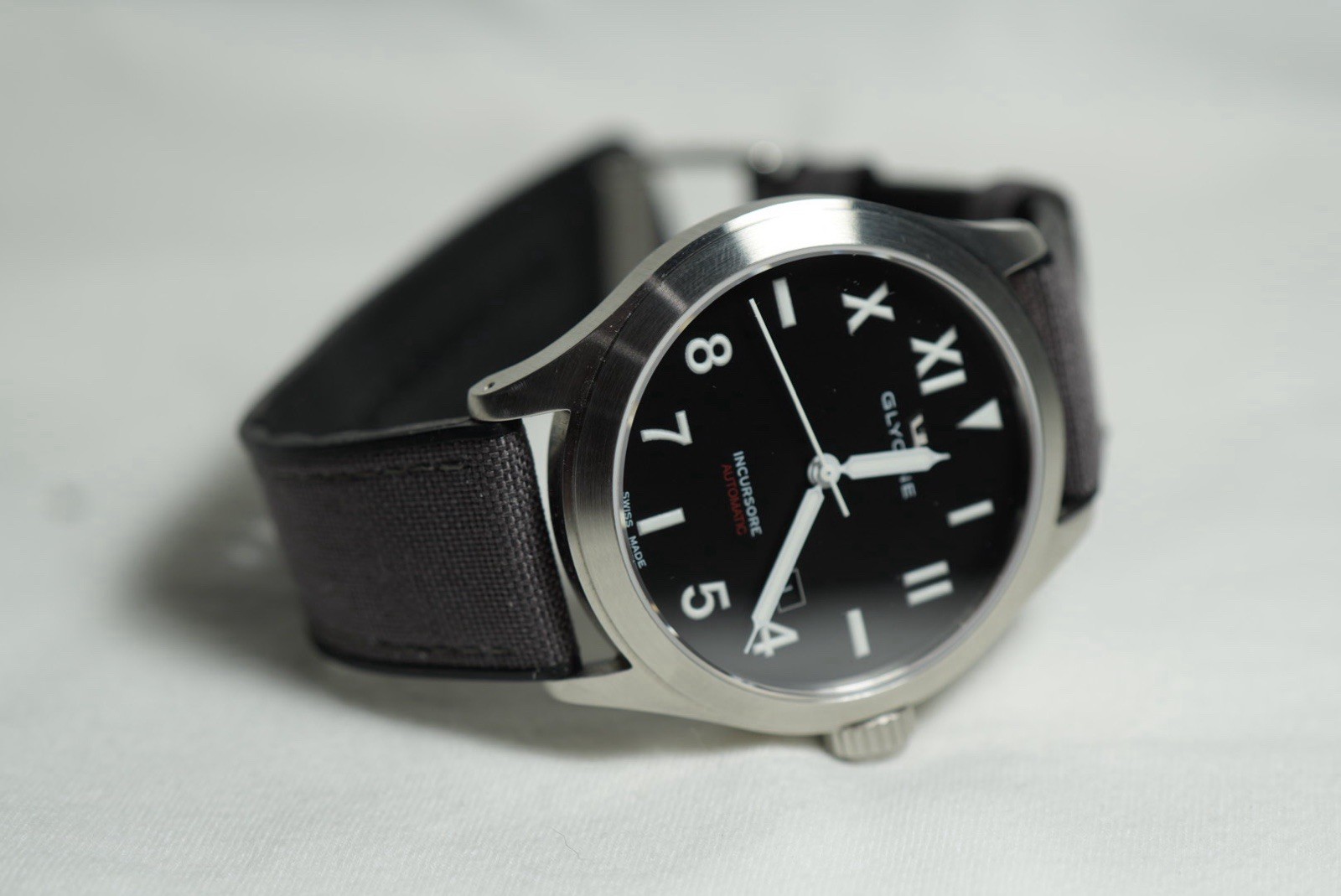 Glycine Incursore Automatic Swiss Made Black Dial SS Case Fabric Strap 100m