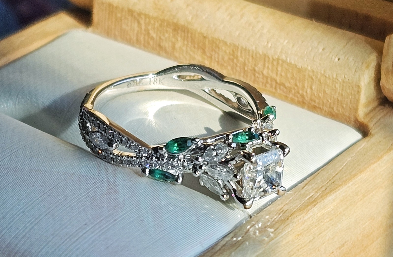 Brilliant Earth Signed 18k White Gold Princess Diamond ~ Ring Size 7