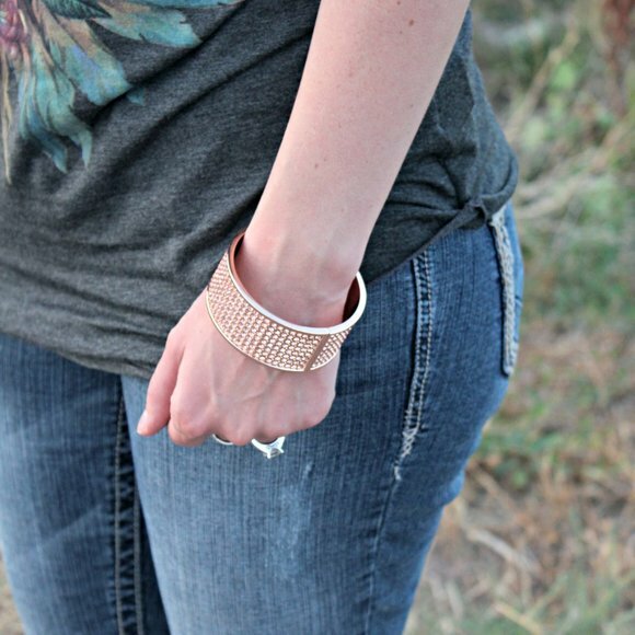 NEW Cheekys Cash Bling Bangle Bracelet Rose Gold Rhinestone Hinge Plus Size One