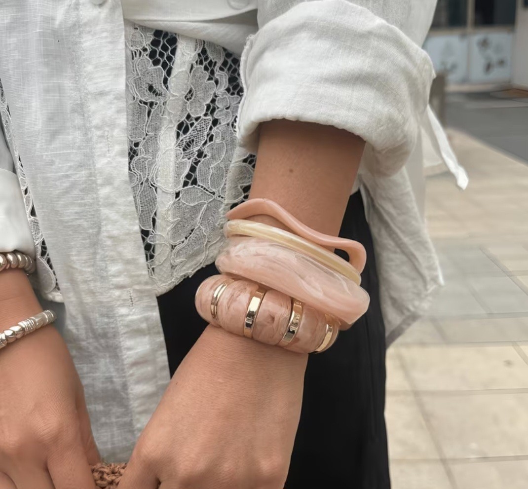 Pink & Beige Resin Bangle/Beaded Bracelet Set 4pc Gold Tone Stackable
