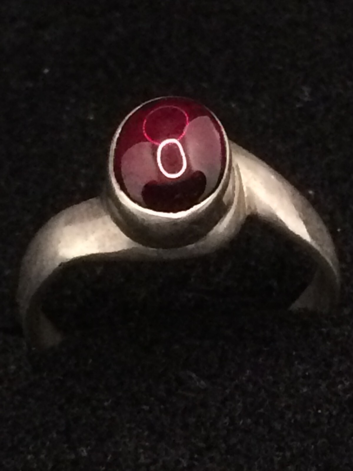 cute silver ring with garnet 925 silver hallmarked 19mm size 60 3.7g
