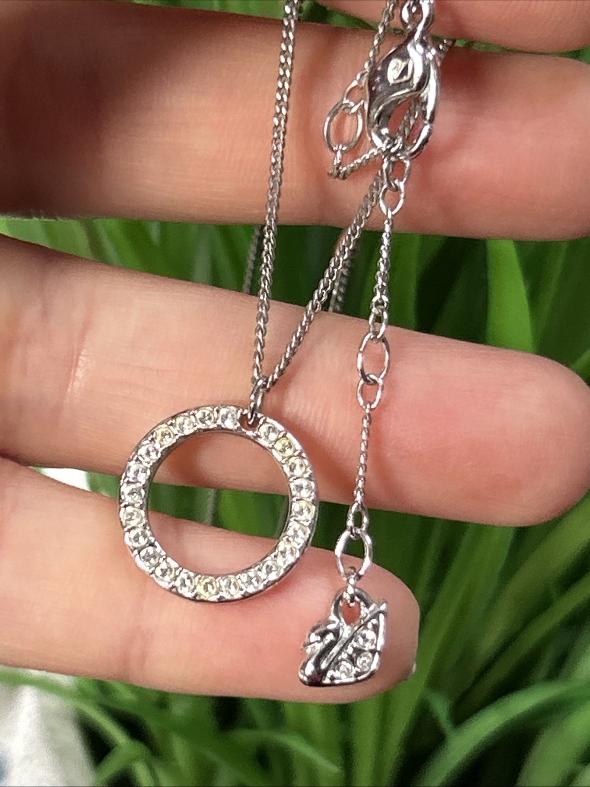 Swarovski Pave Rhinestone Infinity Circle Round Pendant Necklace 15” Signed