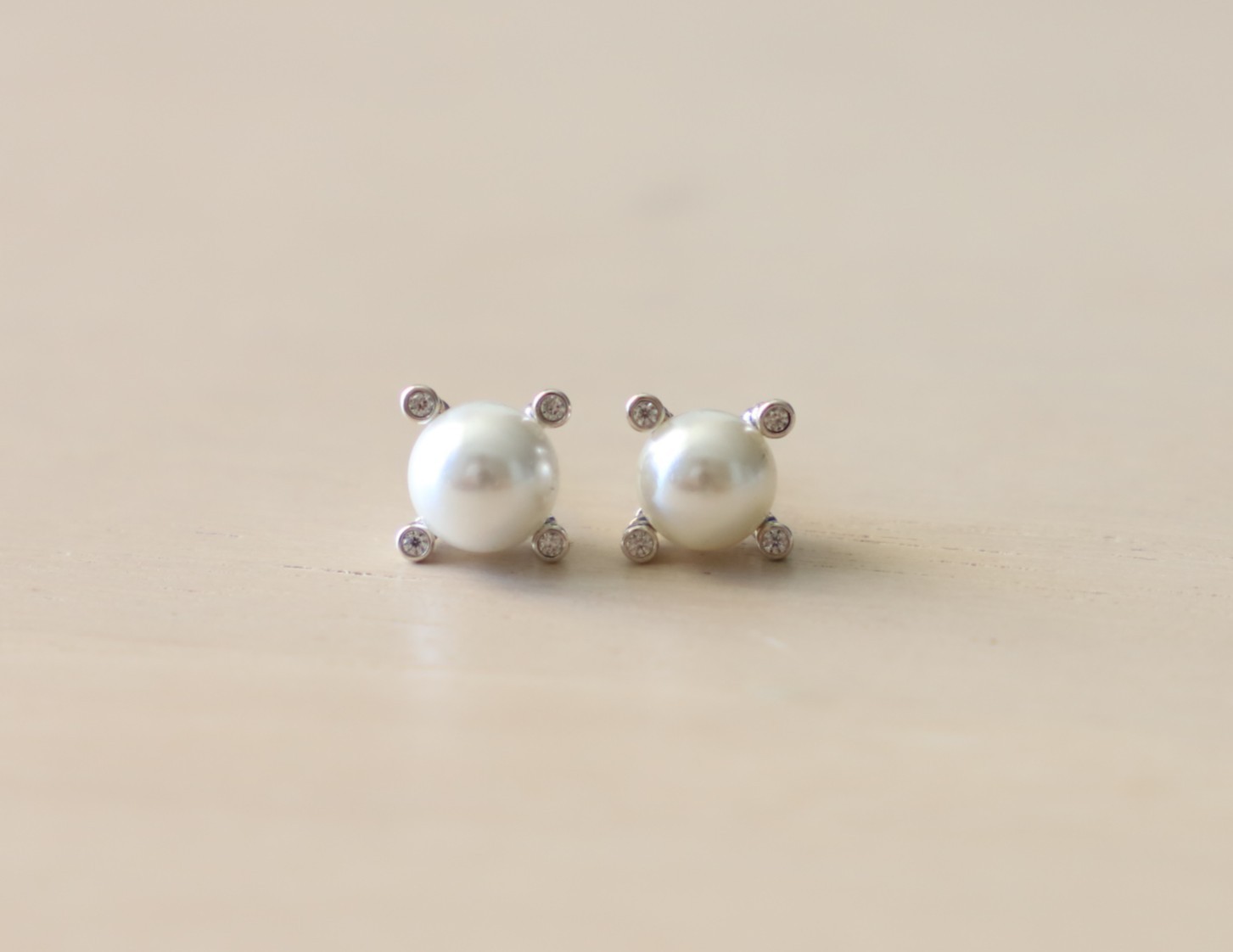 David Yurman Women’s Sterling Silver 6mm Pearl Stud Earrings with Diamonds