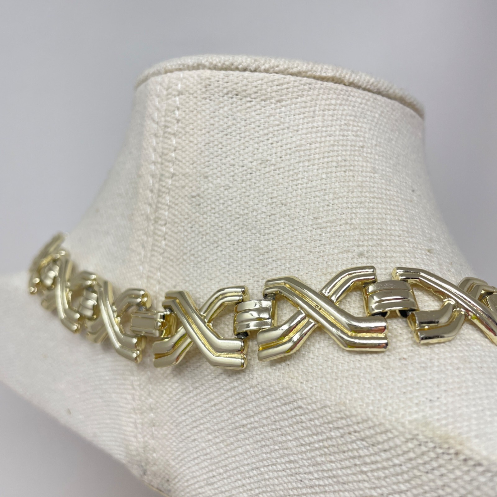 Vintage Choker Necklace Gold-Tone Chunky Retro Simple Geometric Minimal