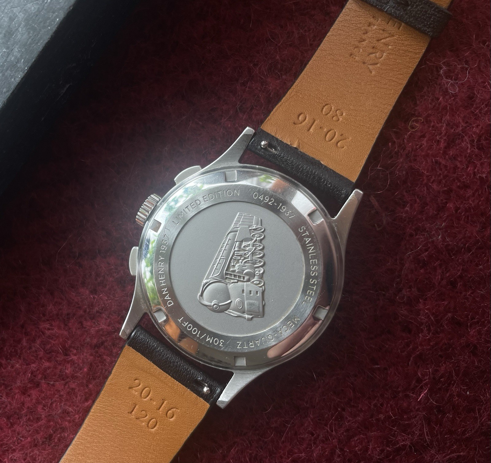 DAN HENRY 1937 Gilt Dress Chronograph