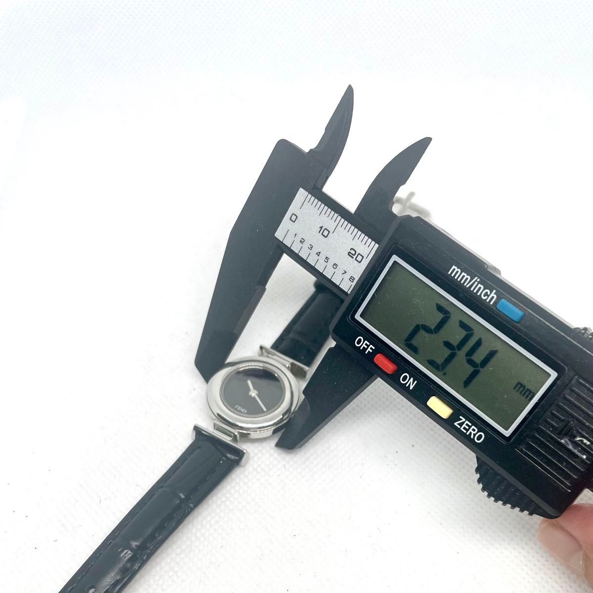 Working item FENDI 320L ladies’ wristwatch black dial aftermarket new leather be