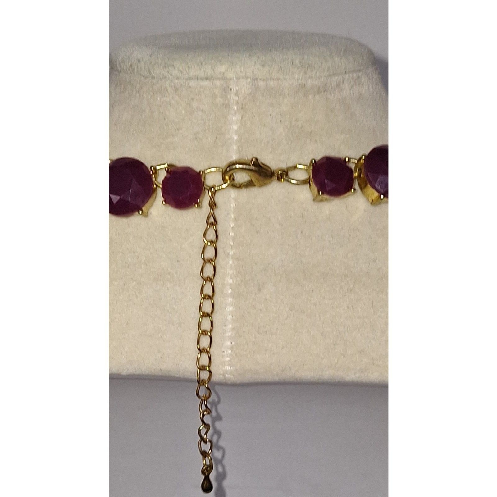 A Purple Glass Rhinestone Necklace Faceted Gold Tone Elegant Quiet Luxury