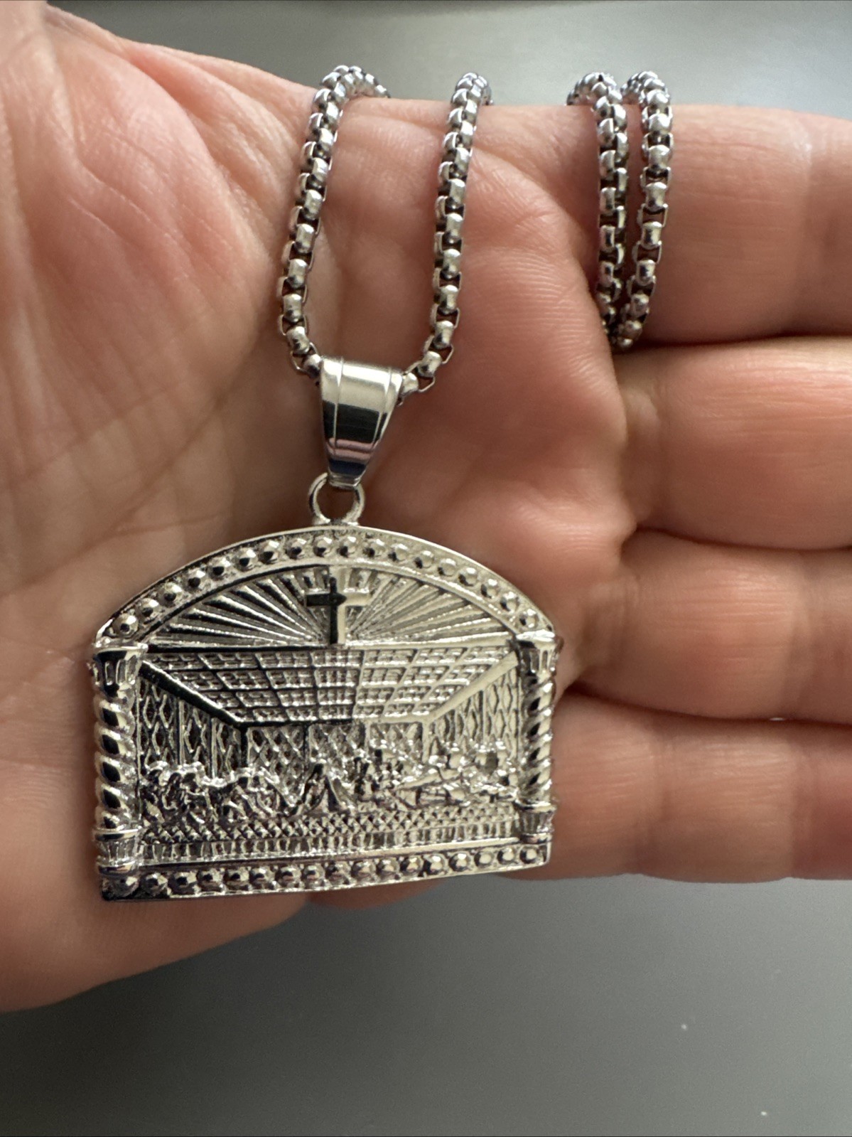 The Last Supper Jesus Christ Silver Tone Pendant 24 Inch Necklace Catholic Faith