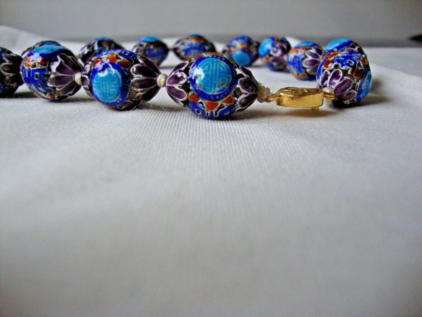 VINTAGE CHINESE EXPORT CLOISONNE MULTICOLOR DOUBLE SHOU SILVER EGG BEAD NECKLACE