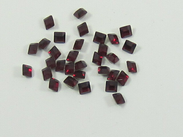 36pcs 3mm SIAM SQUARE FOILED POINTED BACK European Rhinestones