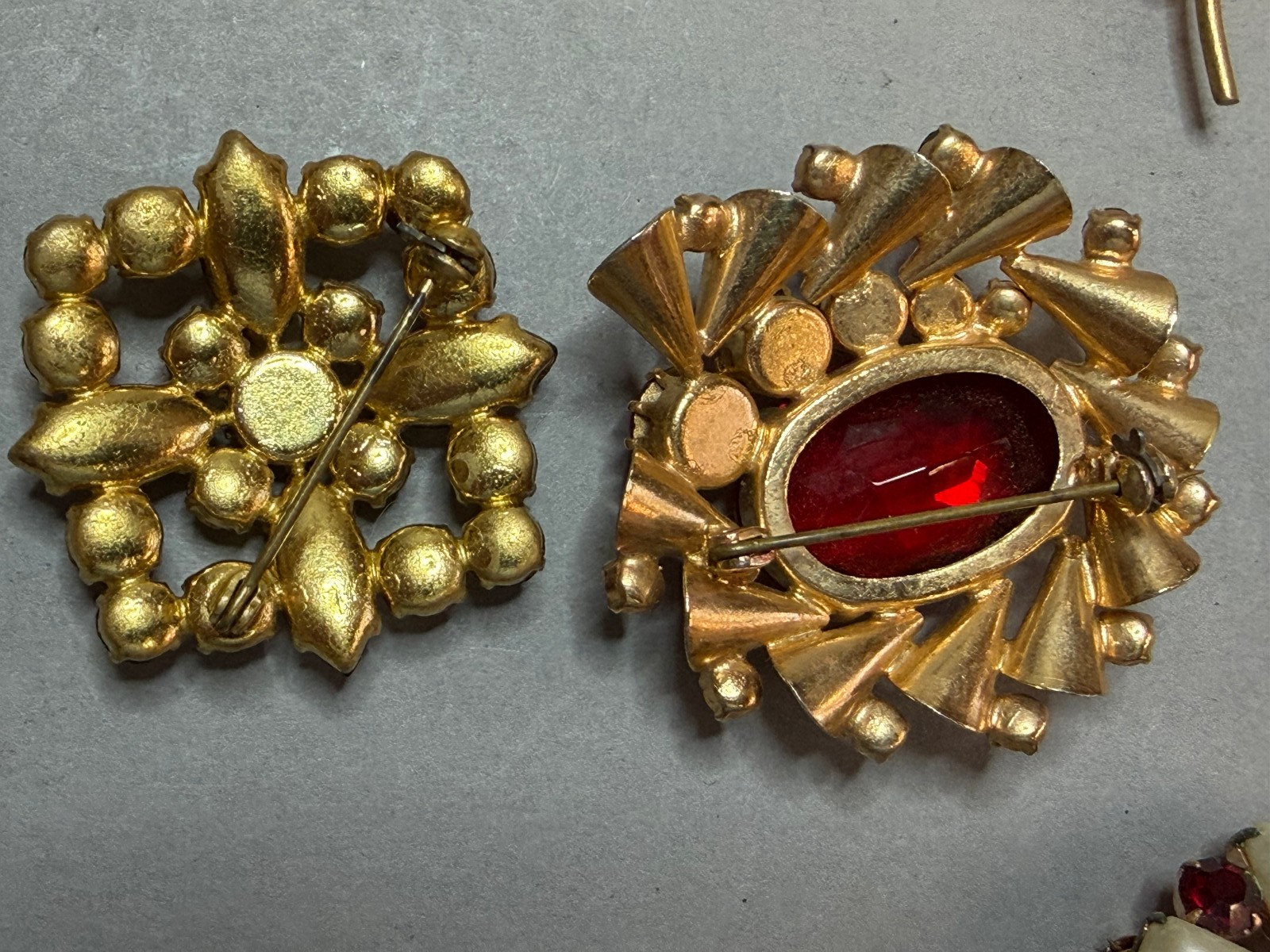 Vintage Costume Jewelry Lot Signed AVON Czech Jablonec USSR Brooches Earrings Se