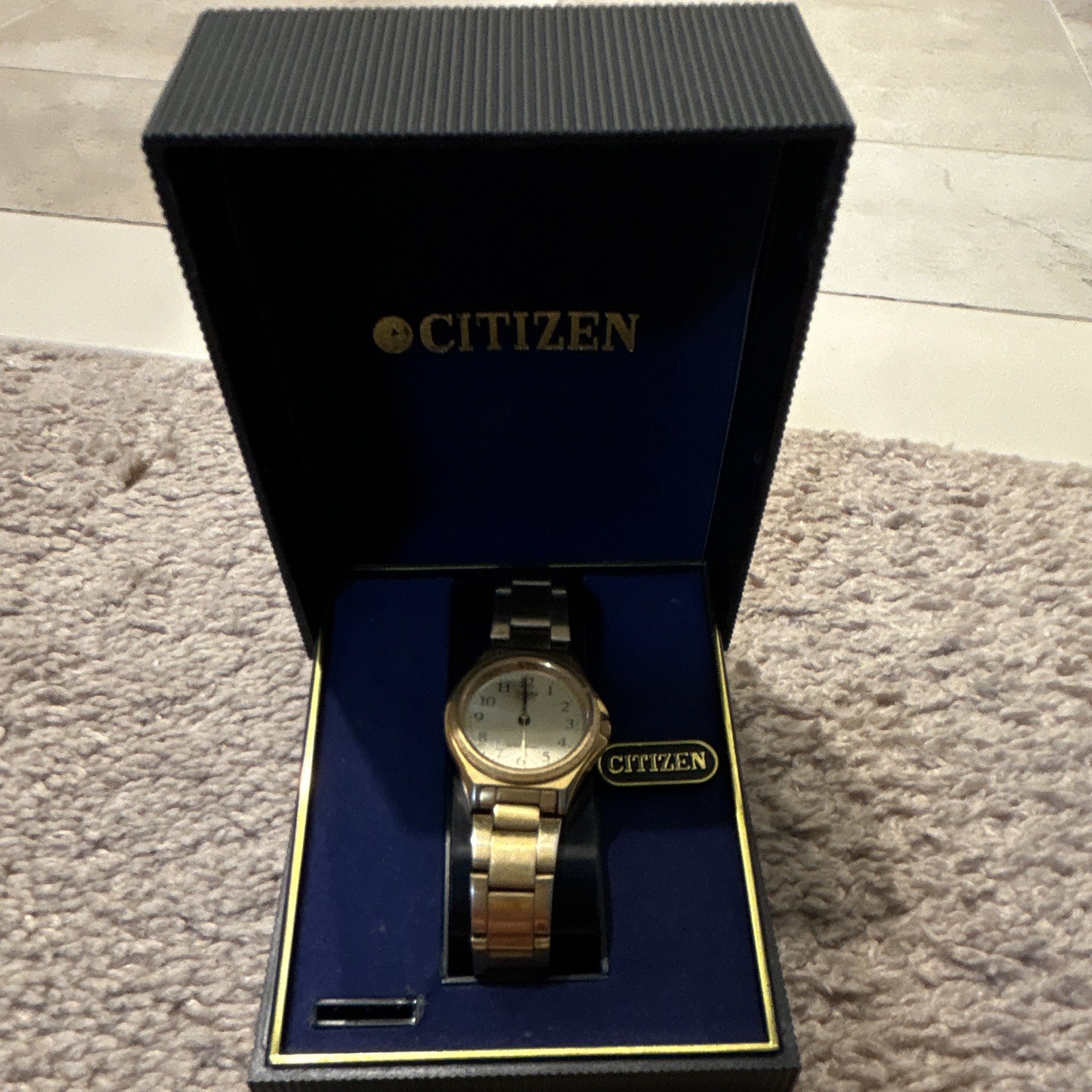 Citizen Vintage Quartz Analog Gold Tone With Box (His and Hers)