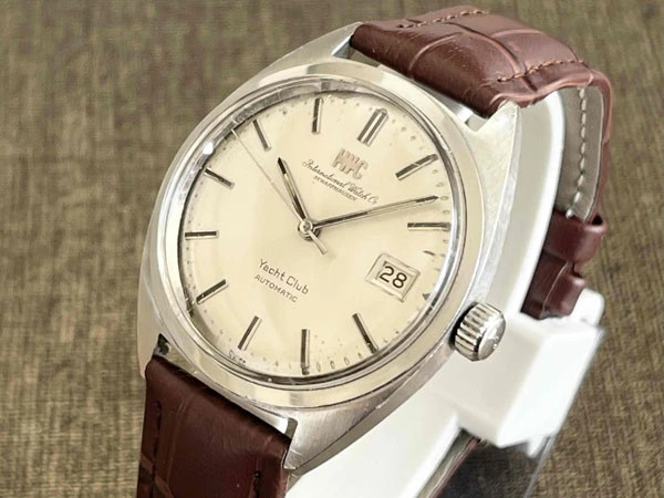 IWC Yacht Club Ref.R811 Silver Dial Gerald Genta Design Model Date 36mm Men’s