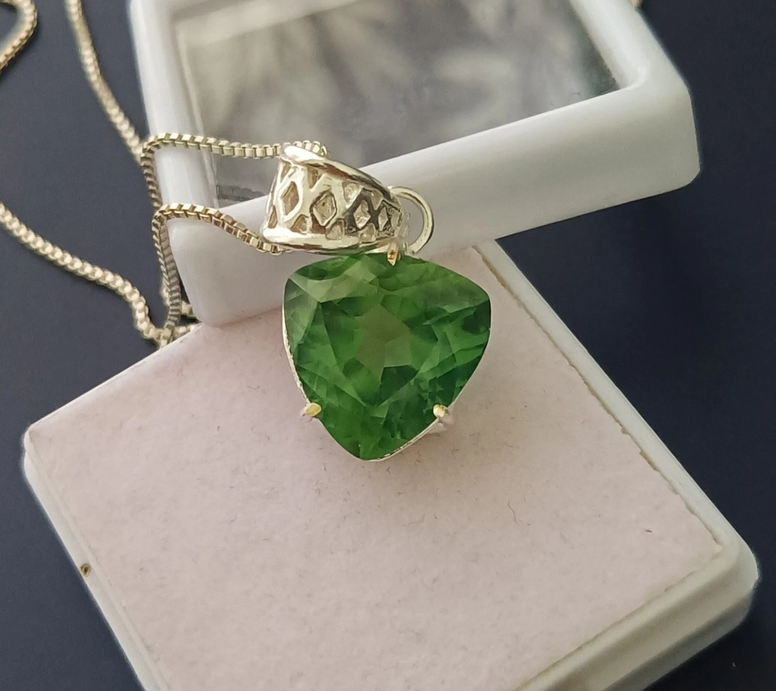 Natural 22 Ct Green Sapphire Trillion Cut 925 Solid Silver Pendant Gemstone