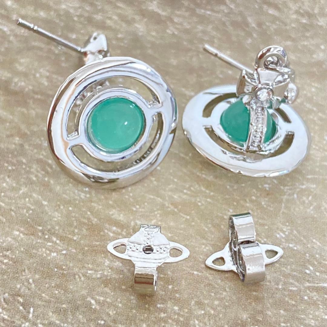Petite Orb Earrings Silver Green 2.5cmx1.4cm with drawstring