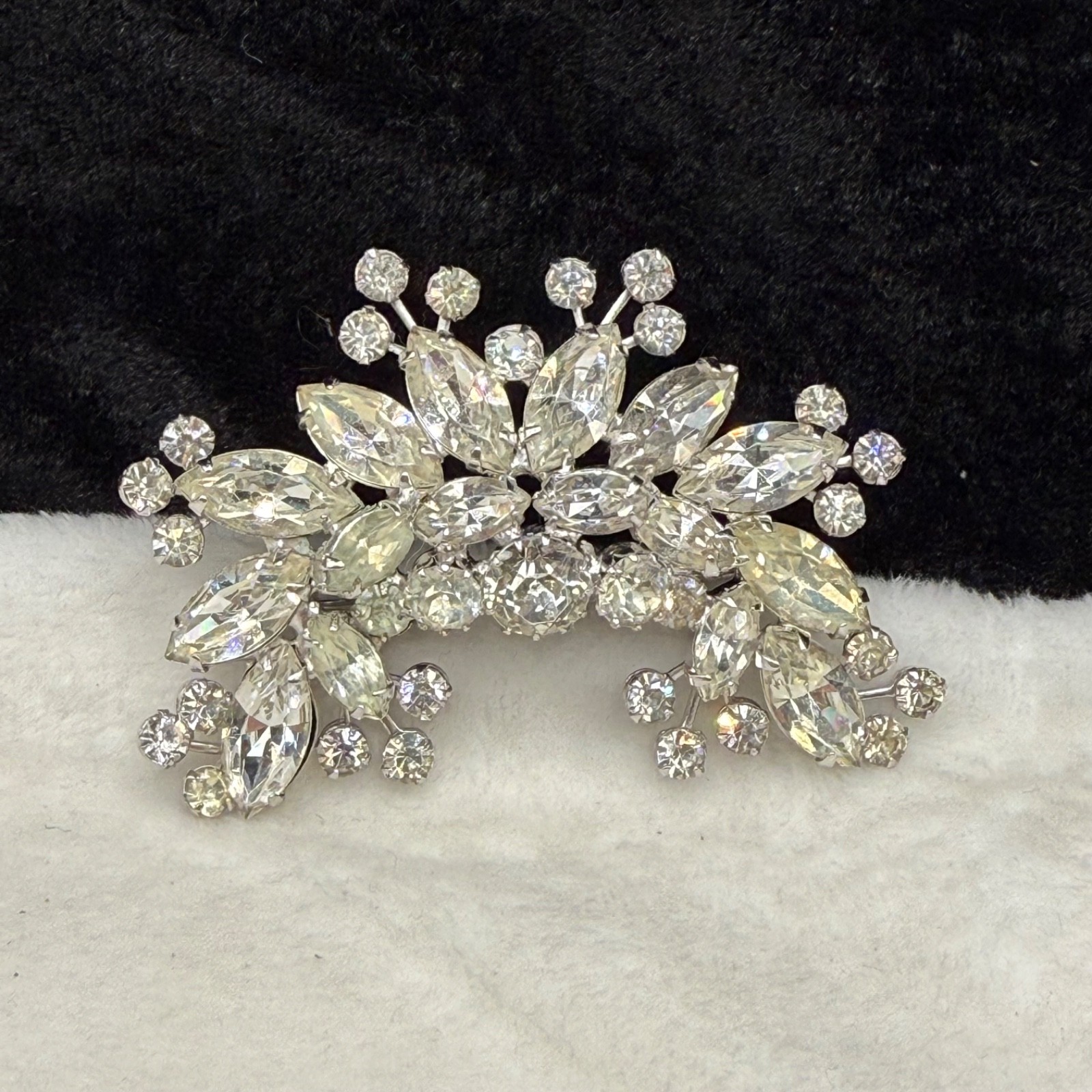 Vintage Weiss Rhinestone Brooch Spray Stunning Clear Sparkle