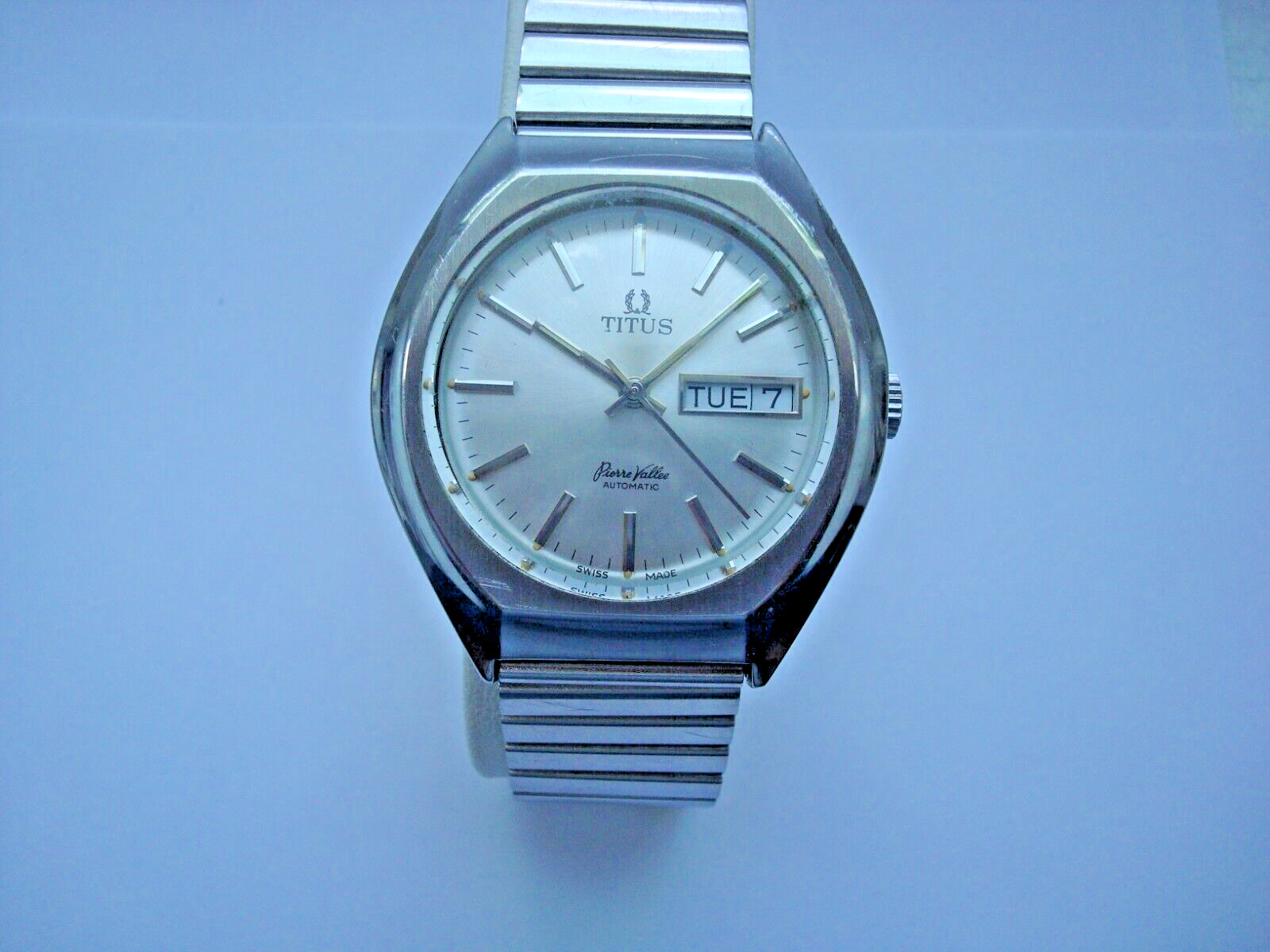 Titus Pierre Vallee Men”s Automatic SS Watch ETA 2879 DD QS Titus Band 5xSigned